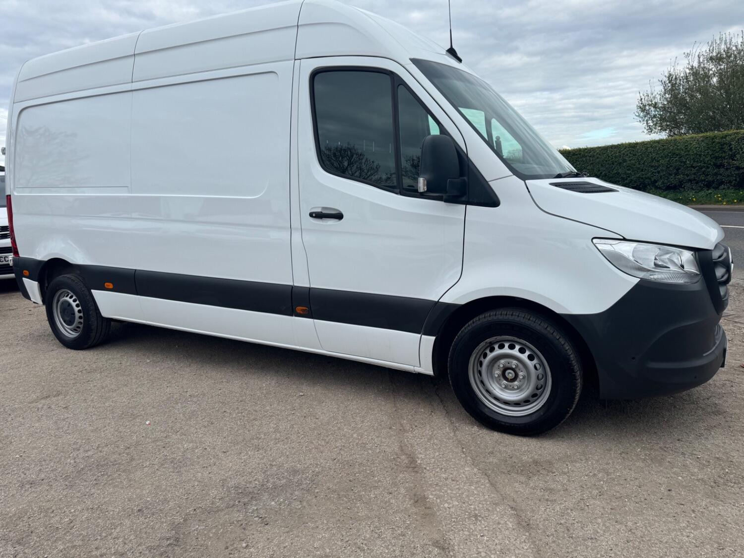 Mercedes Benz Sprinter