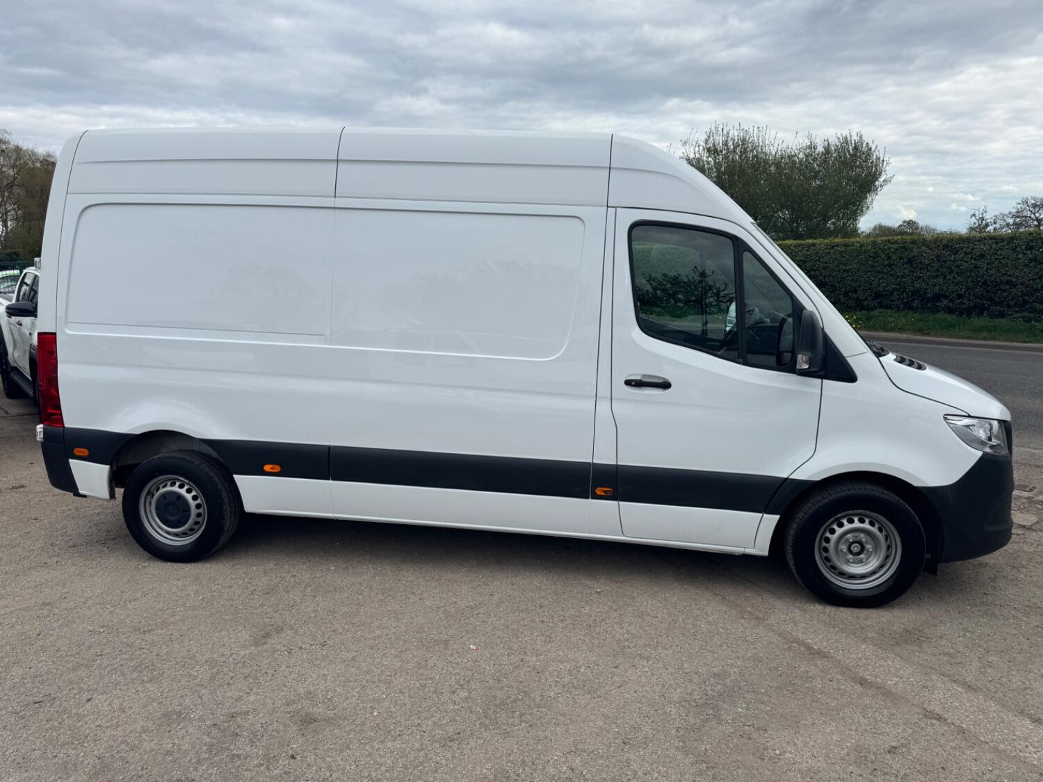 Mercedes Benz Sprinter