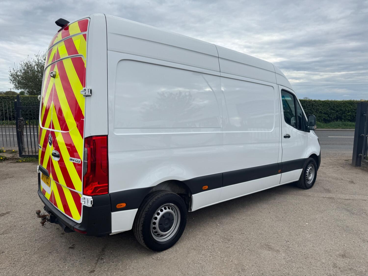 Mercedes Benz Sprinter