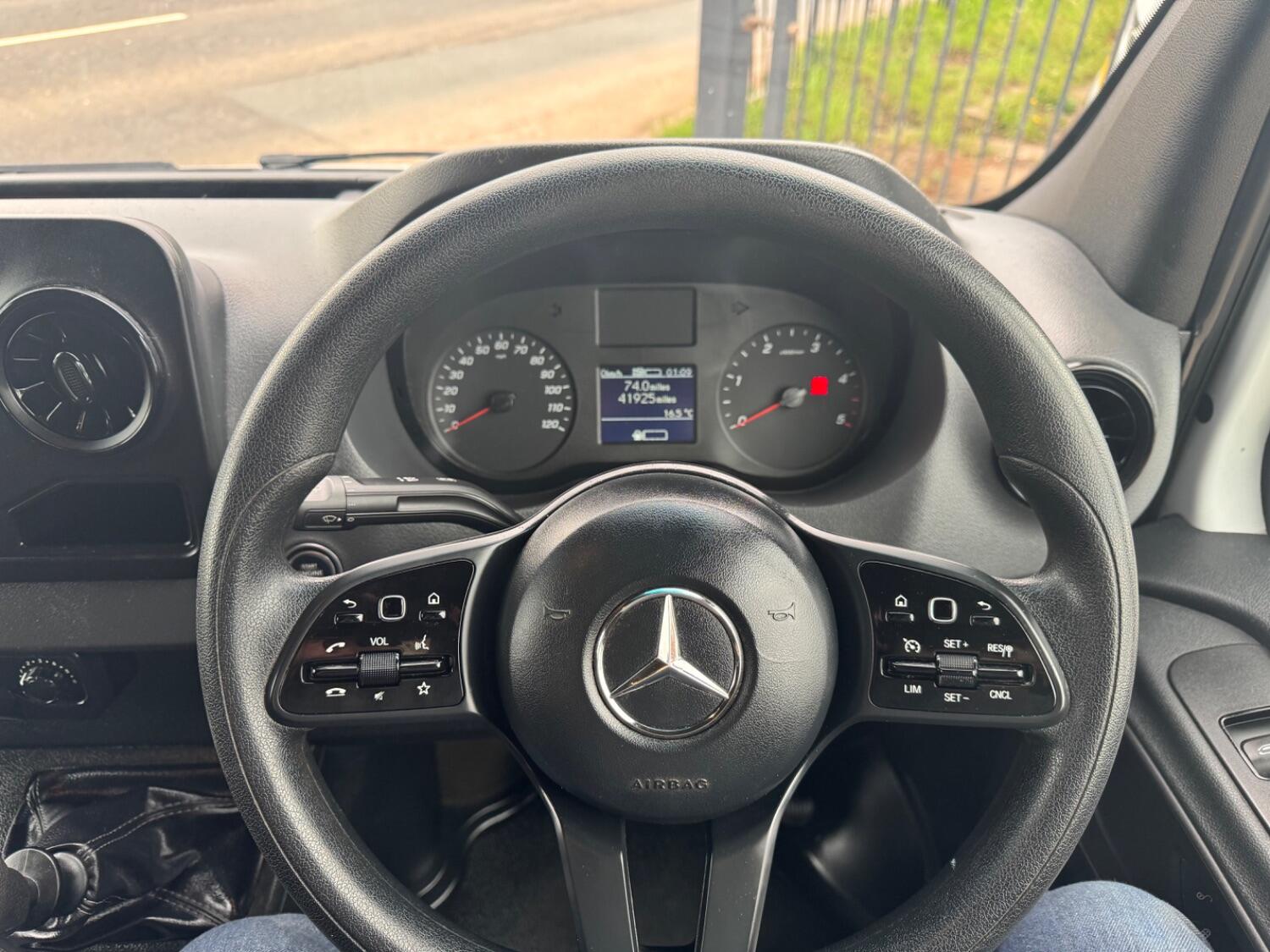 Mercedes Benz Sprinter