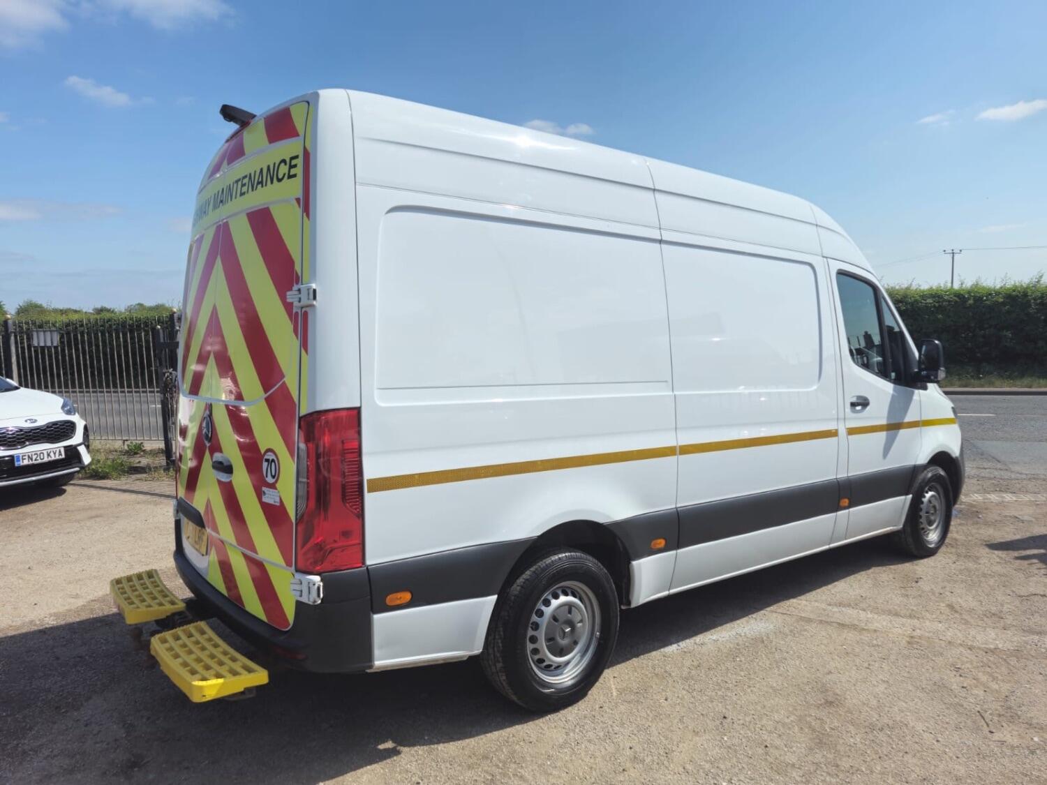 Mercedes Benz Sprinter