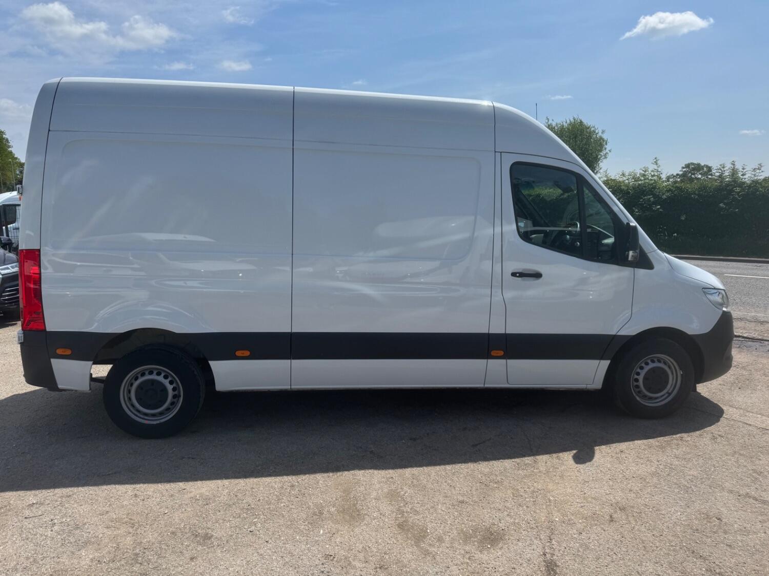 Mercedes Benz Sprinter