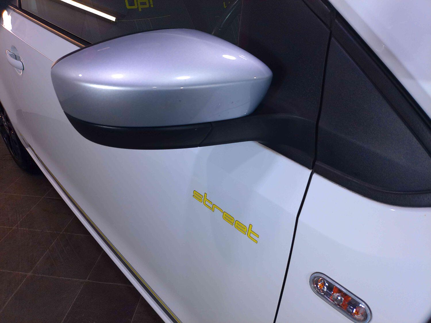Volkswagen UP