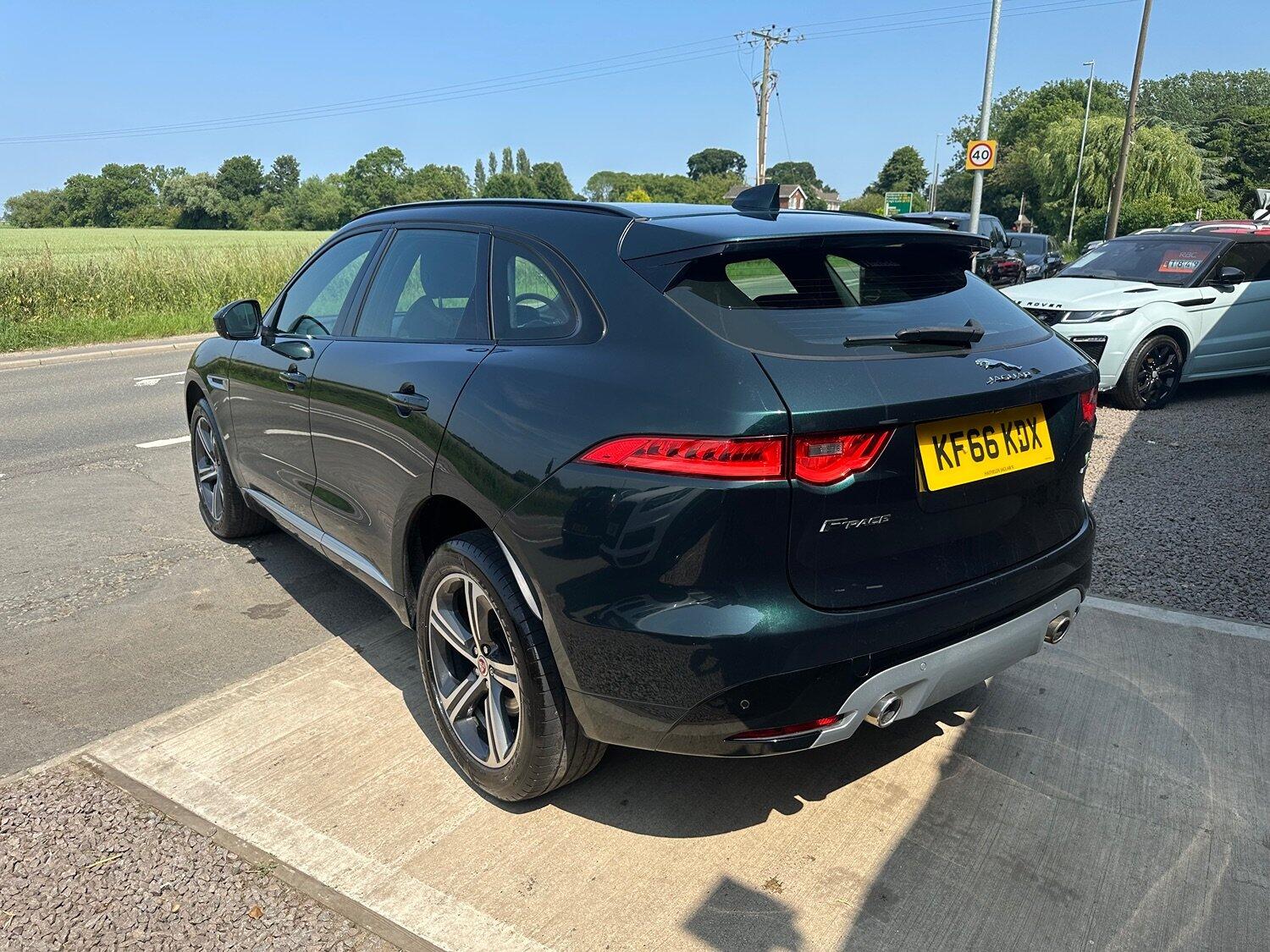 Jaguar F Pace