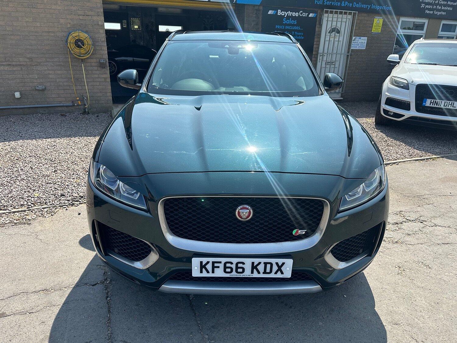 Jaguar F Pace