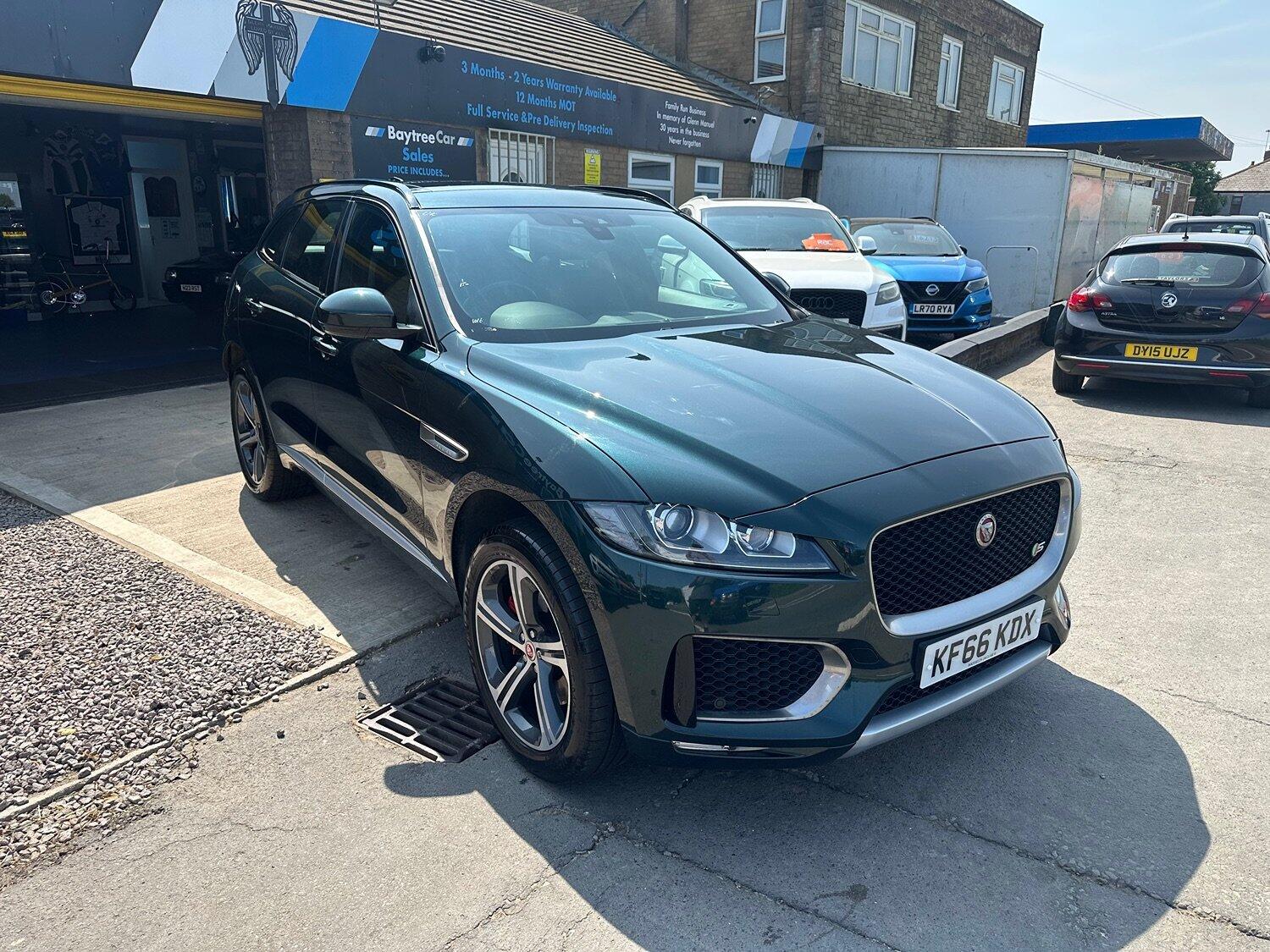 Jaguar F Pace