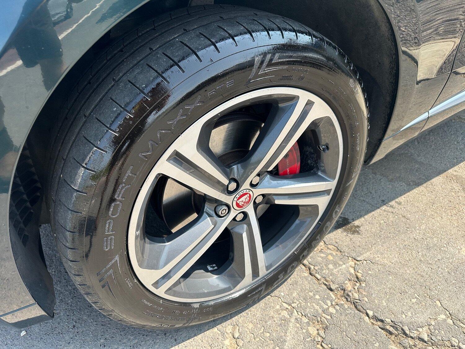 Jaguar F Pace
