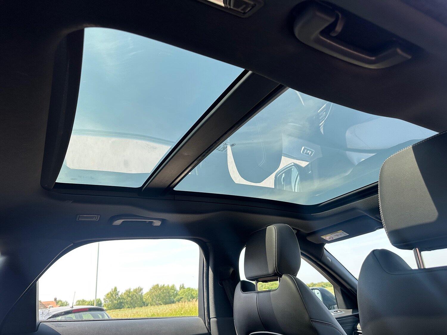 Jaguar F Pace