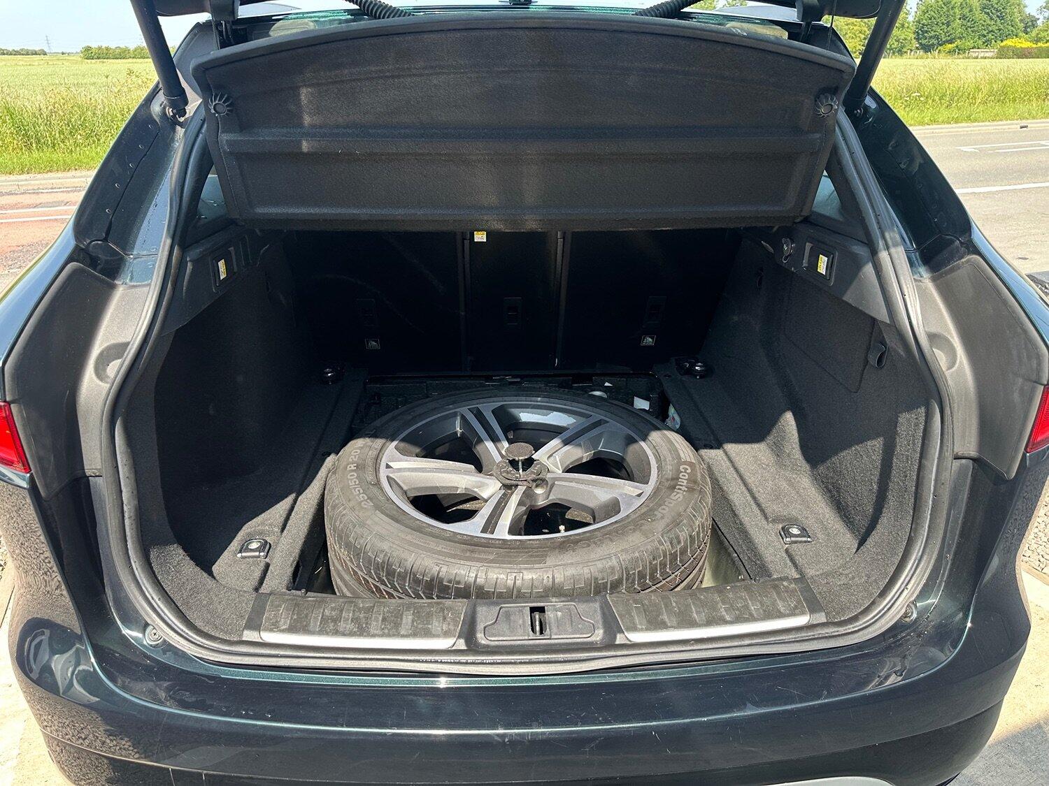 Jaguar F Pace