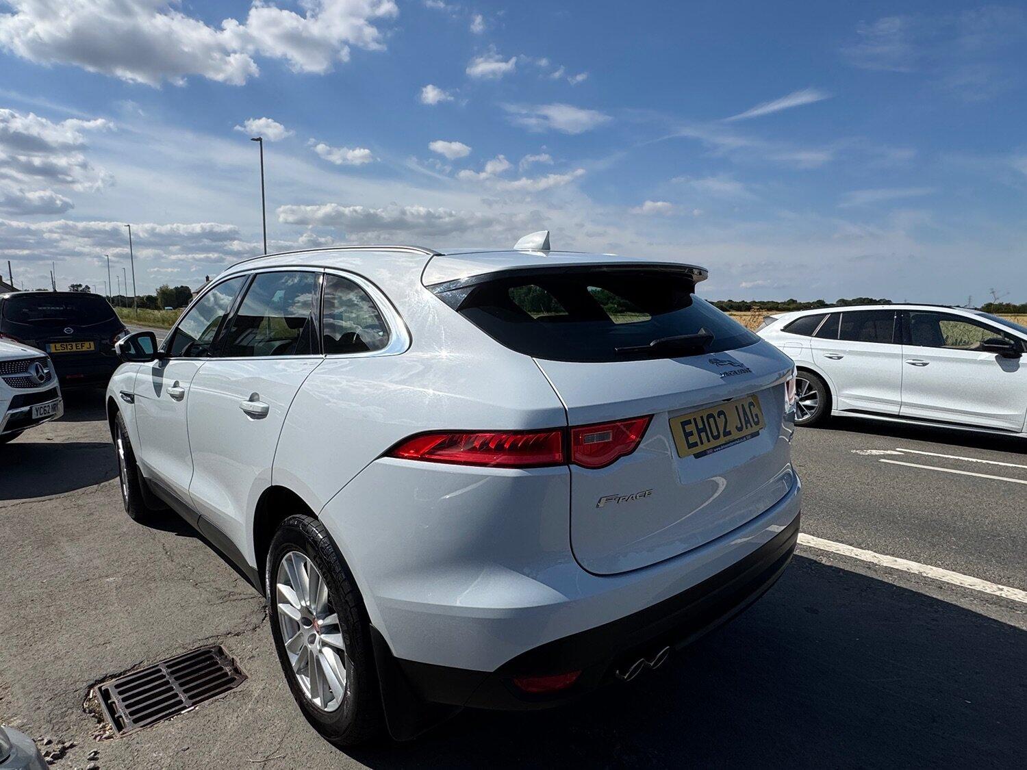 Jaguar F Pace