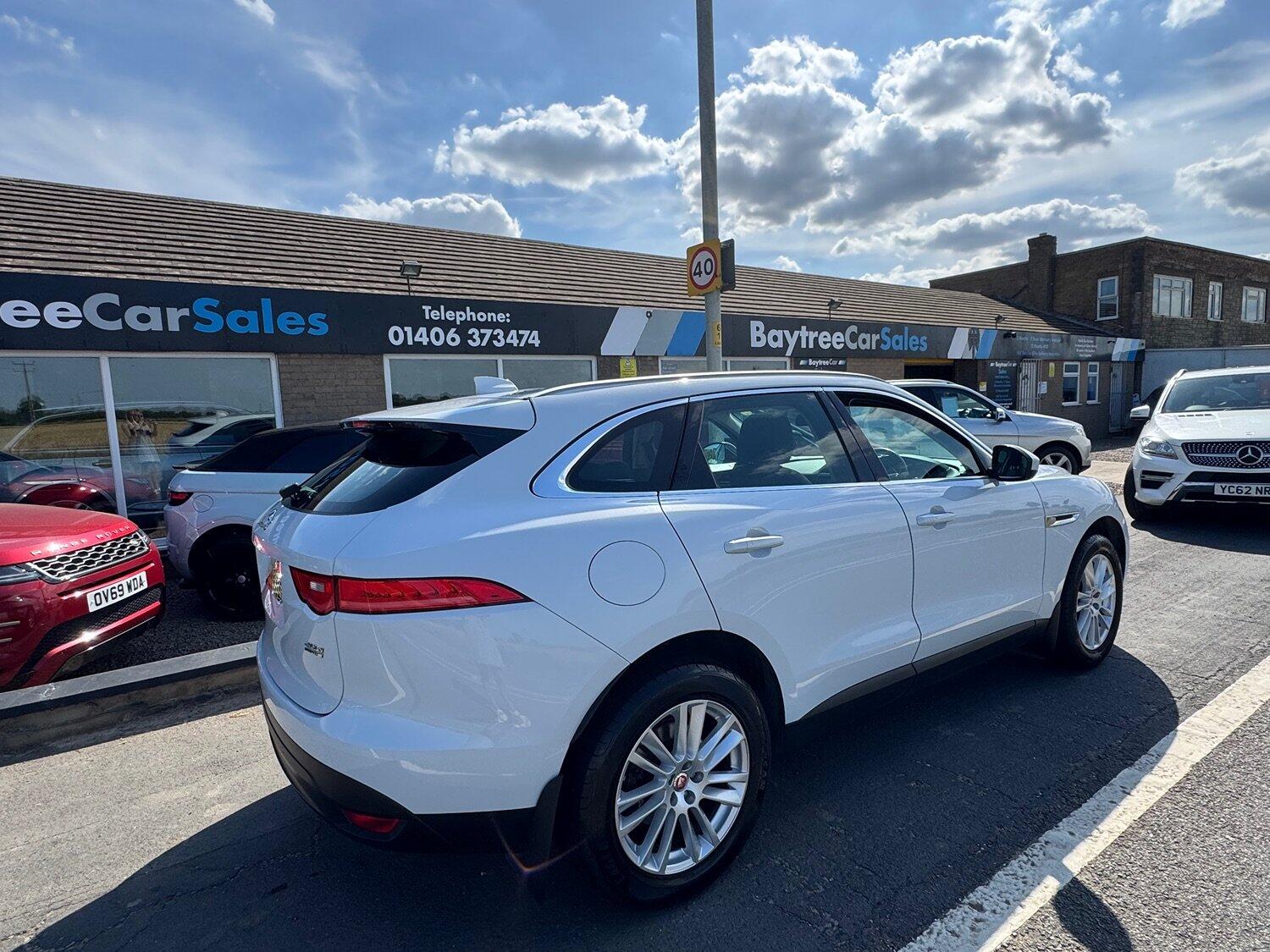 Jaguar F Pace