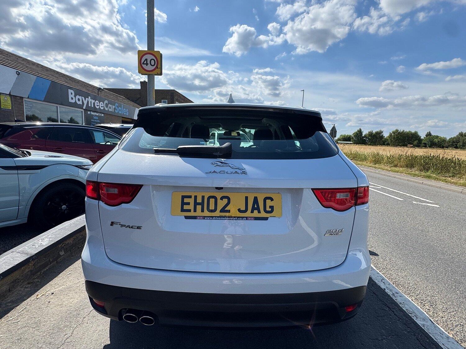 Jaguar F Pace