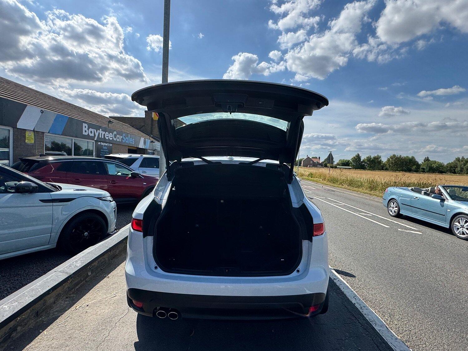 Jaguar F Pace