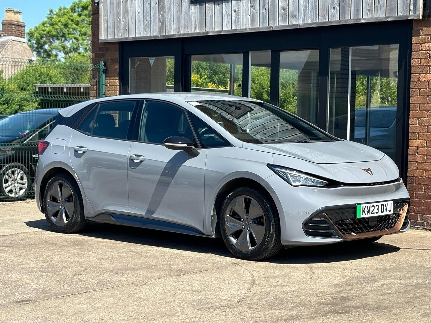 SEAT Born