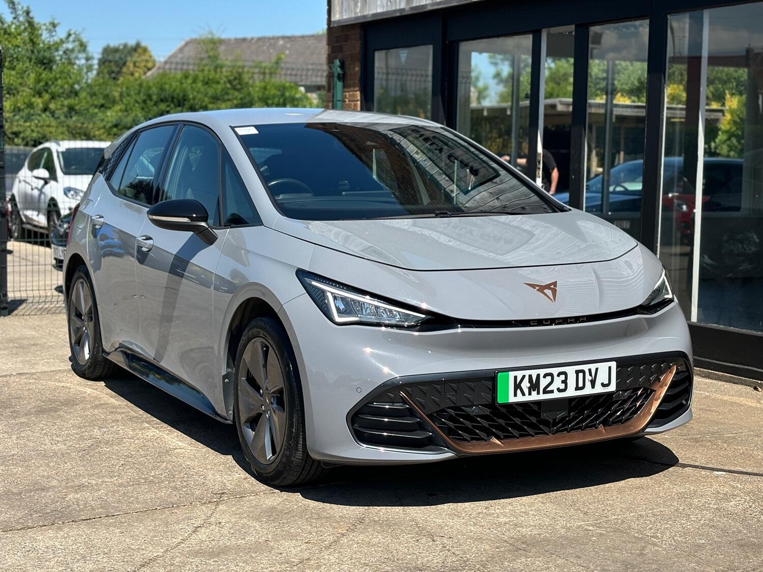 SEAT Born