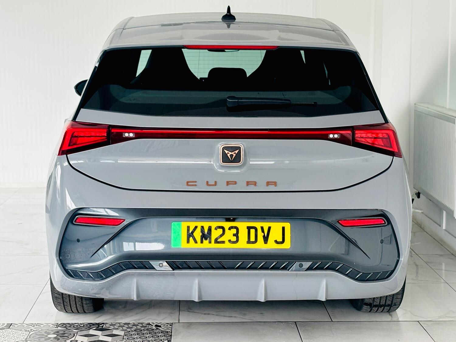 SEAT Born