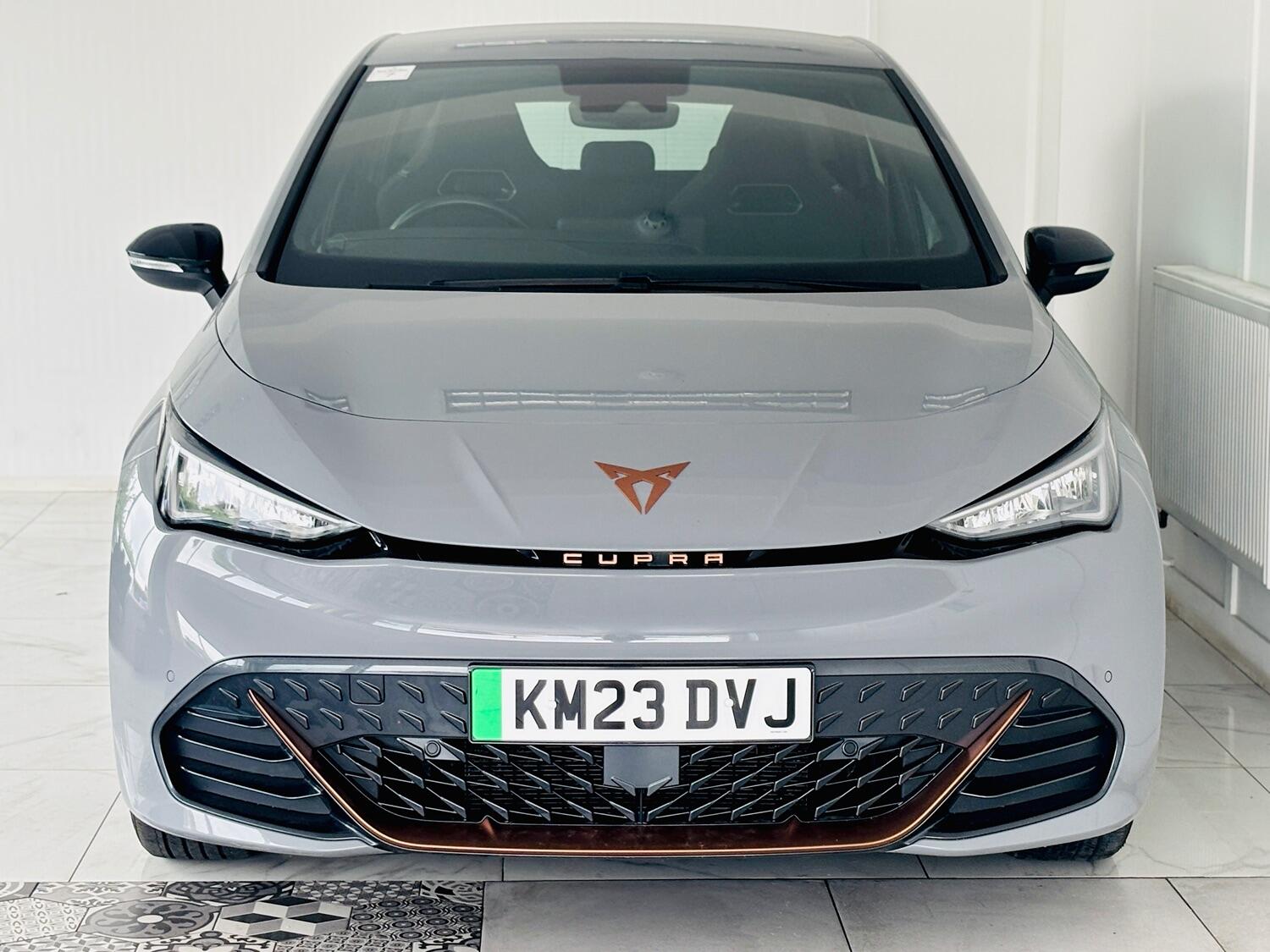 SEAT Born