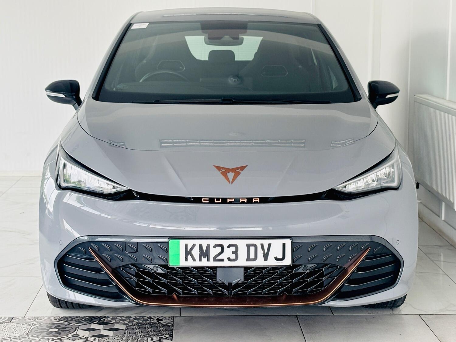 SEAT Born