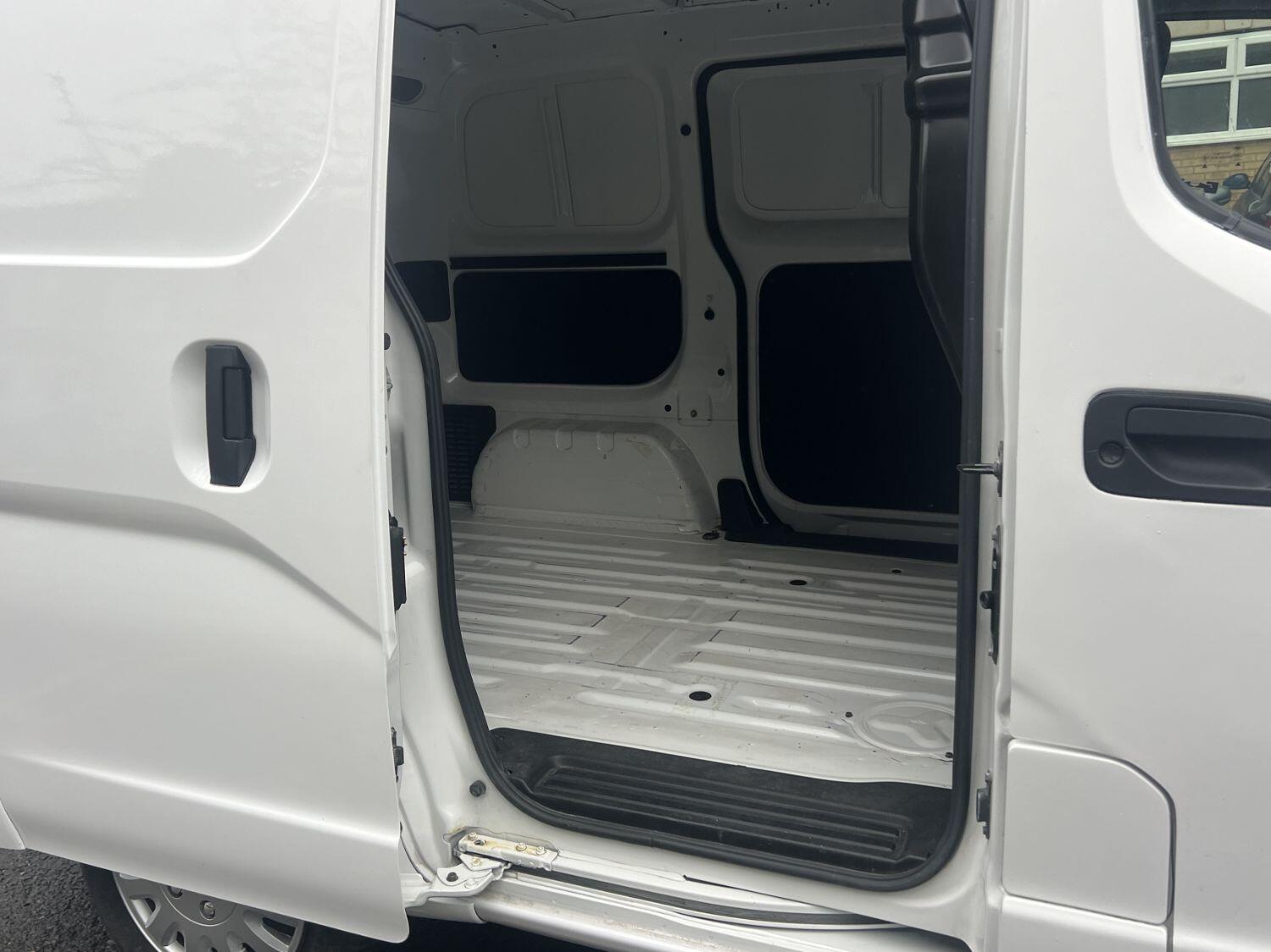 Nissan NV200