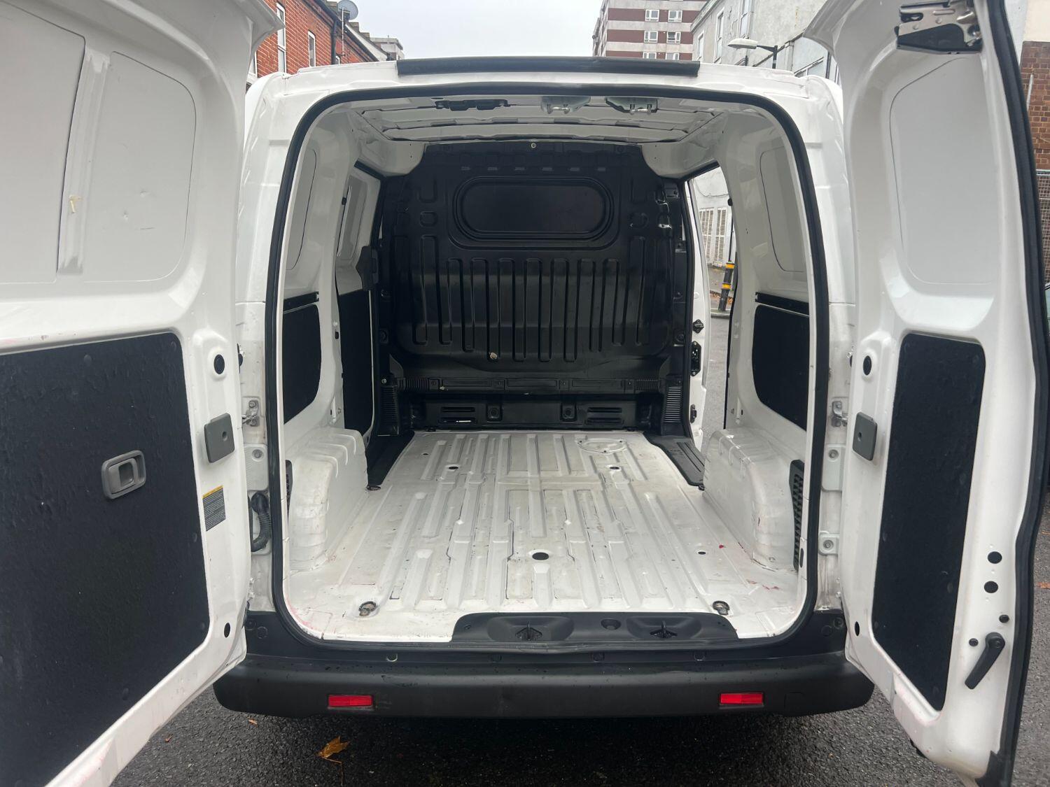 Nissan NV200