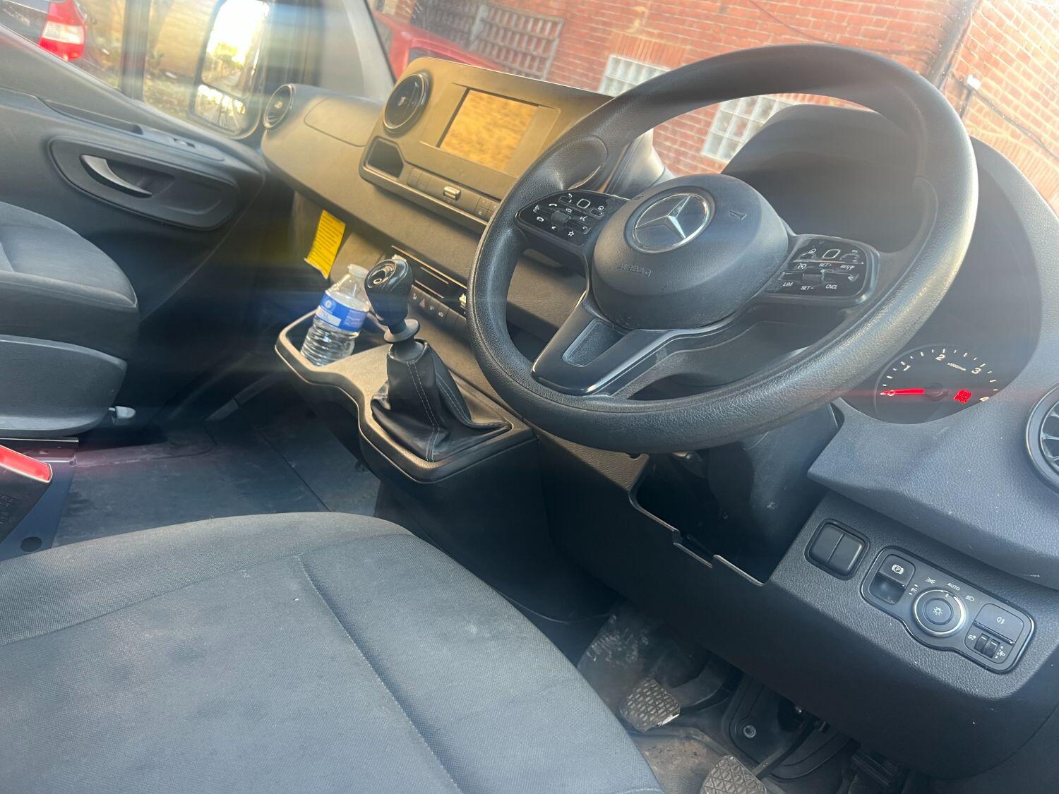 Mercedes Benz Sprinter