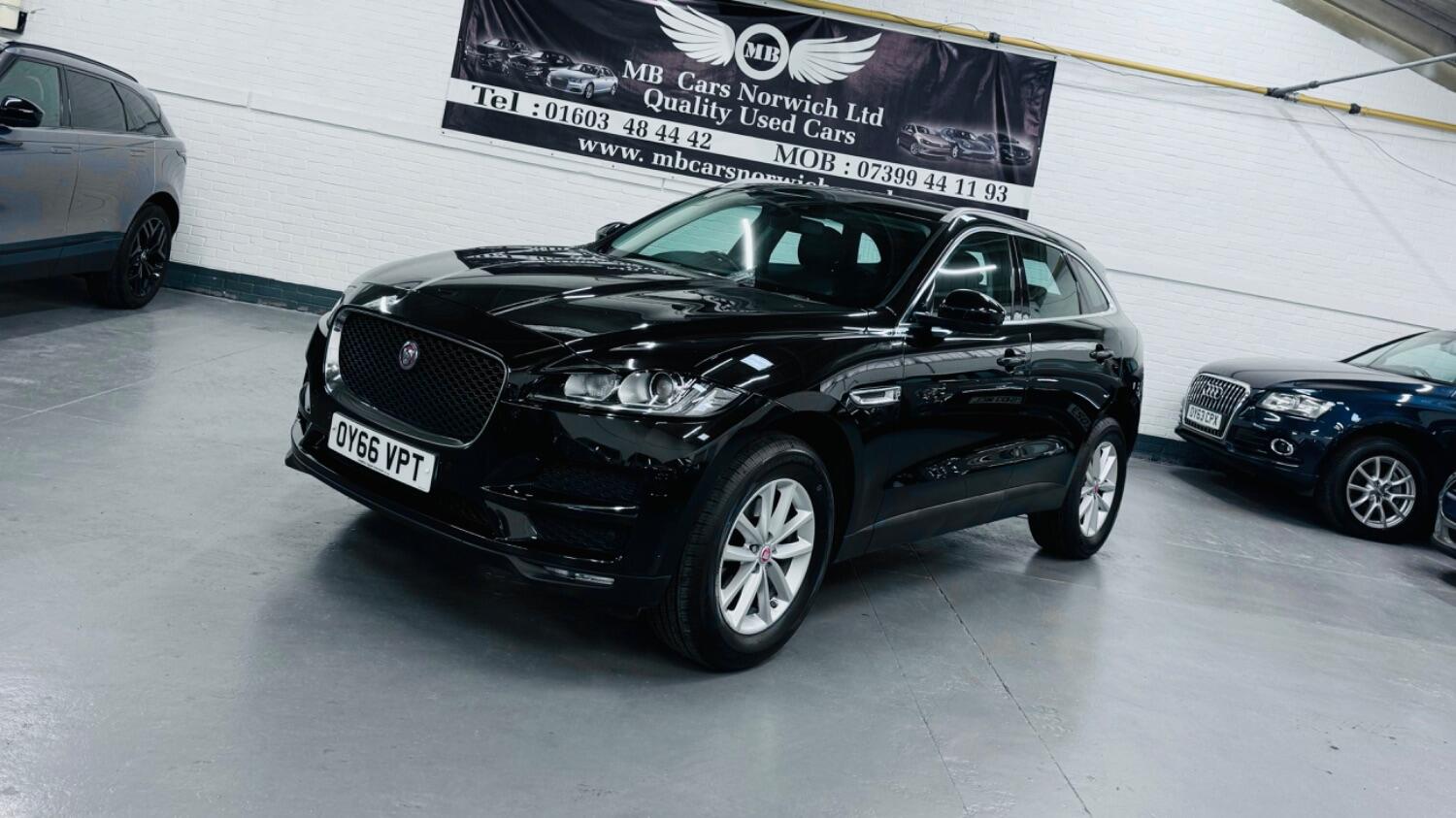 Jaguar F Pace