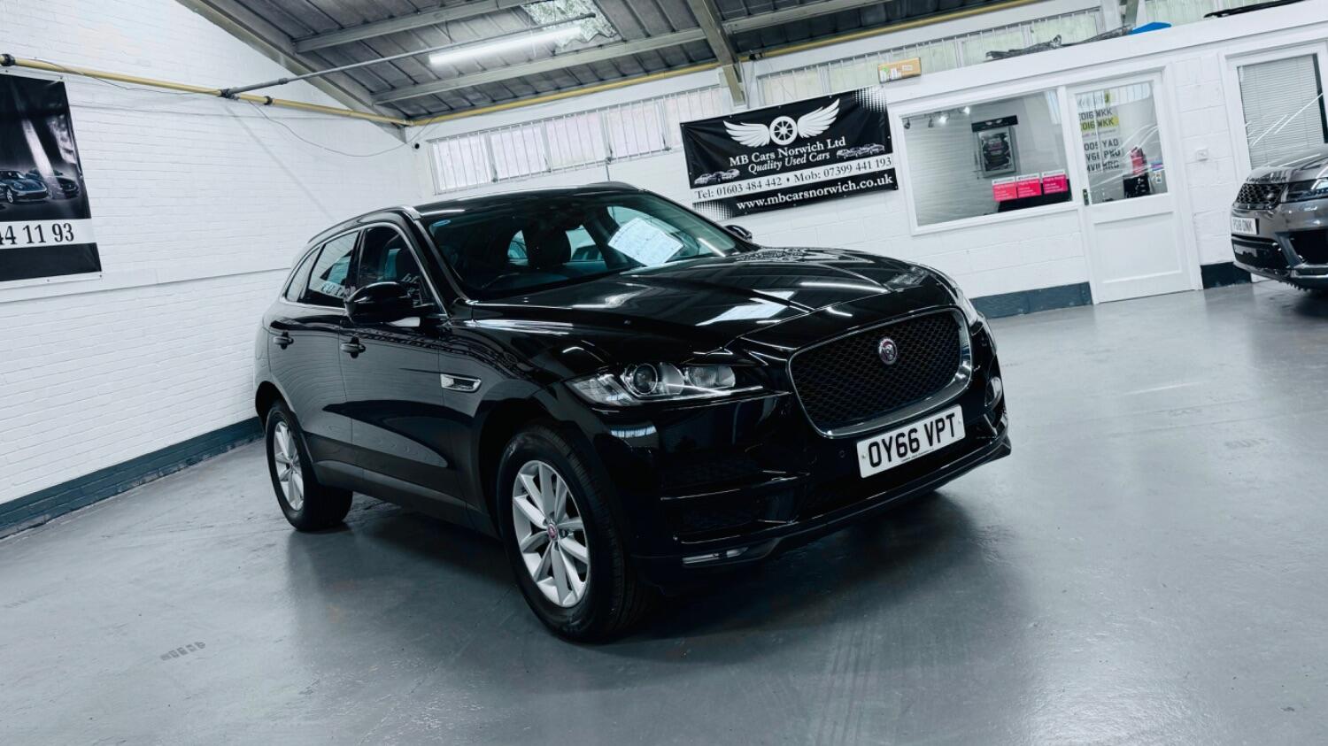 Jaguar F Pace