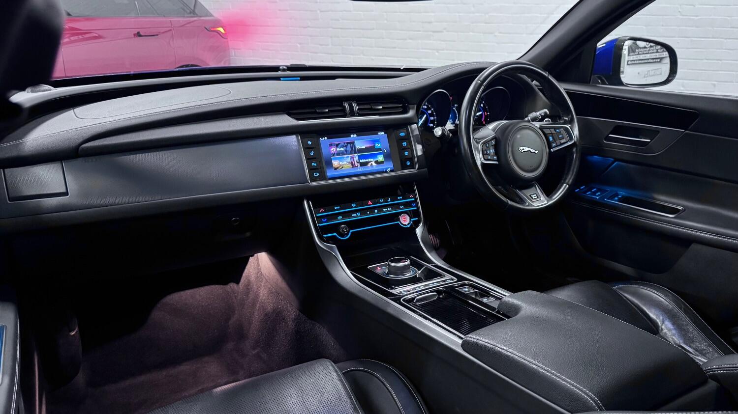 Jaguar XF