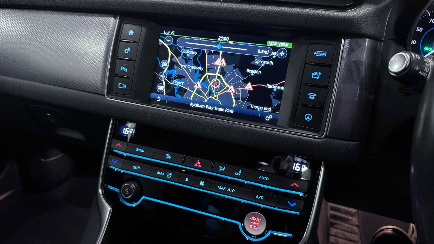 Jaguar XF