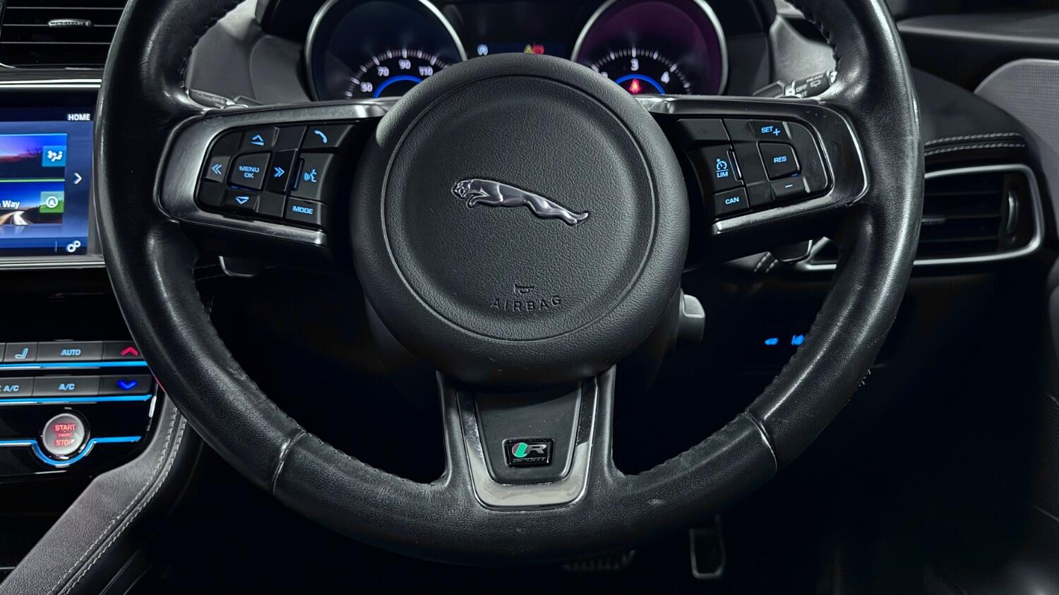 Jaguar F Pace