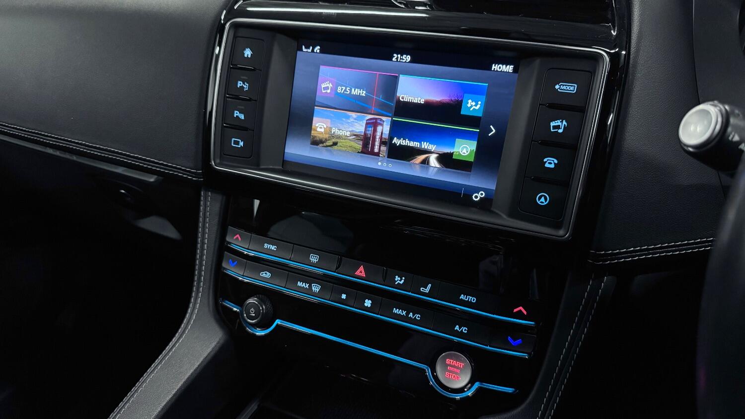 Jaguar F Pace
