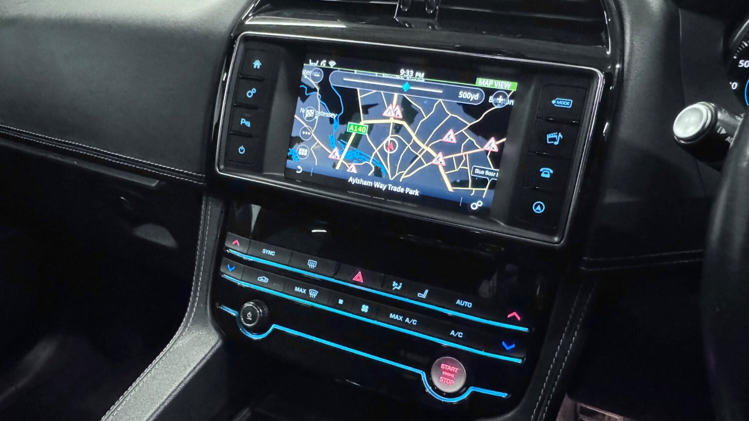 Jaguar F Pace