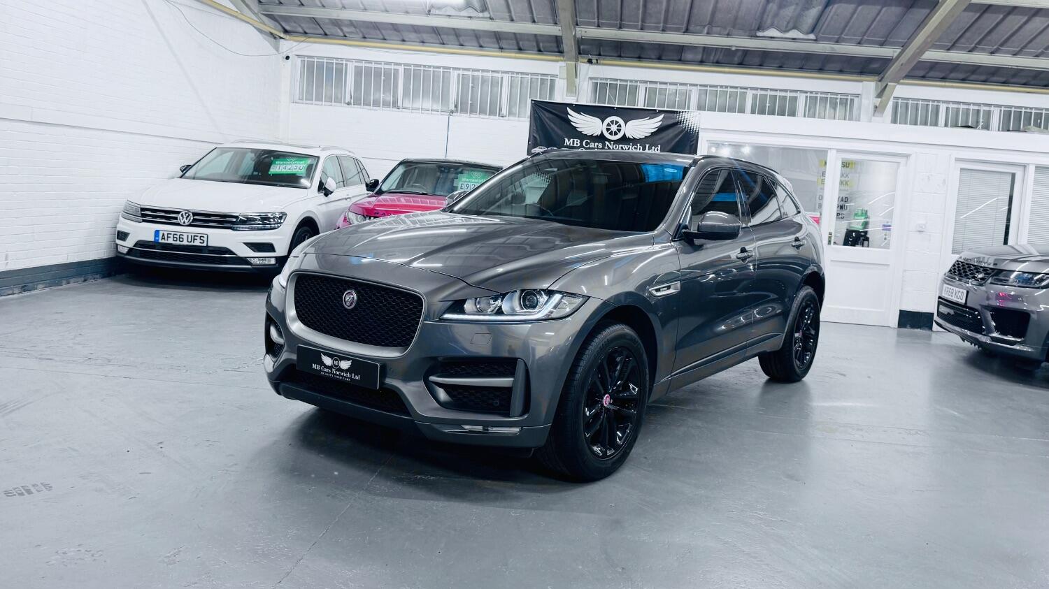 Jaguar F Pace