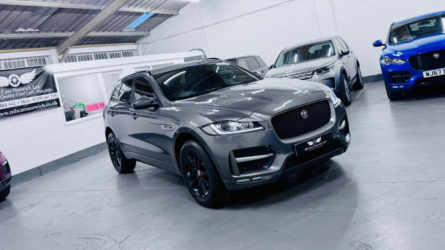Jaguar F Pace