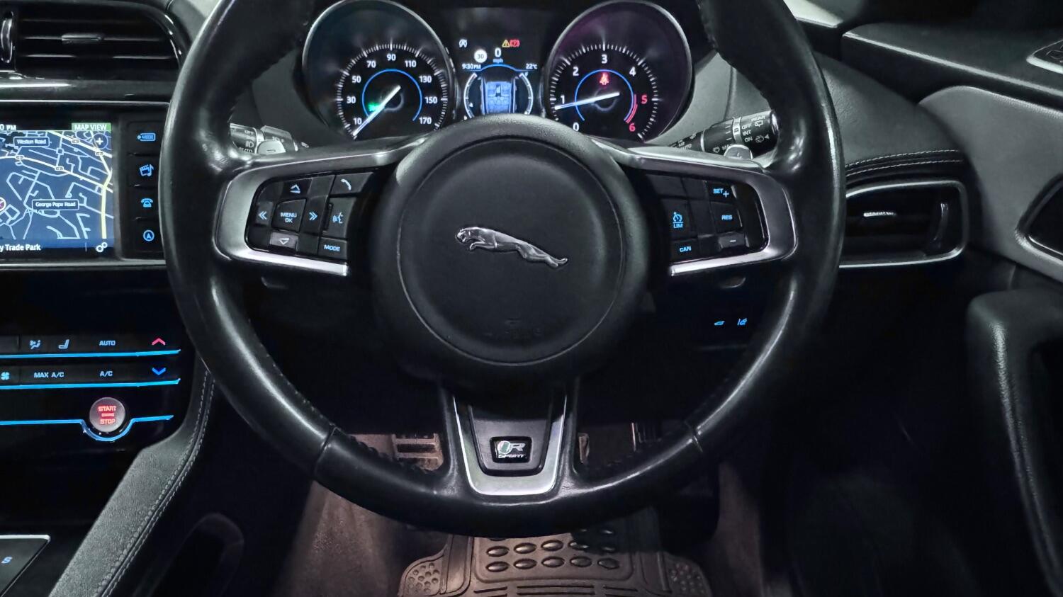 Jaguar F Pace
