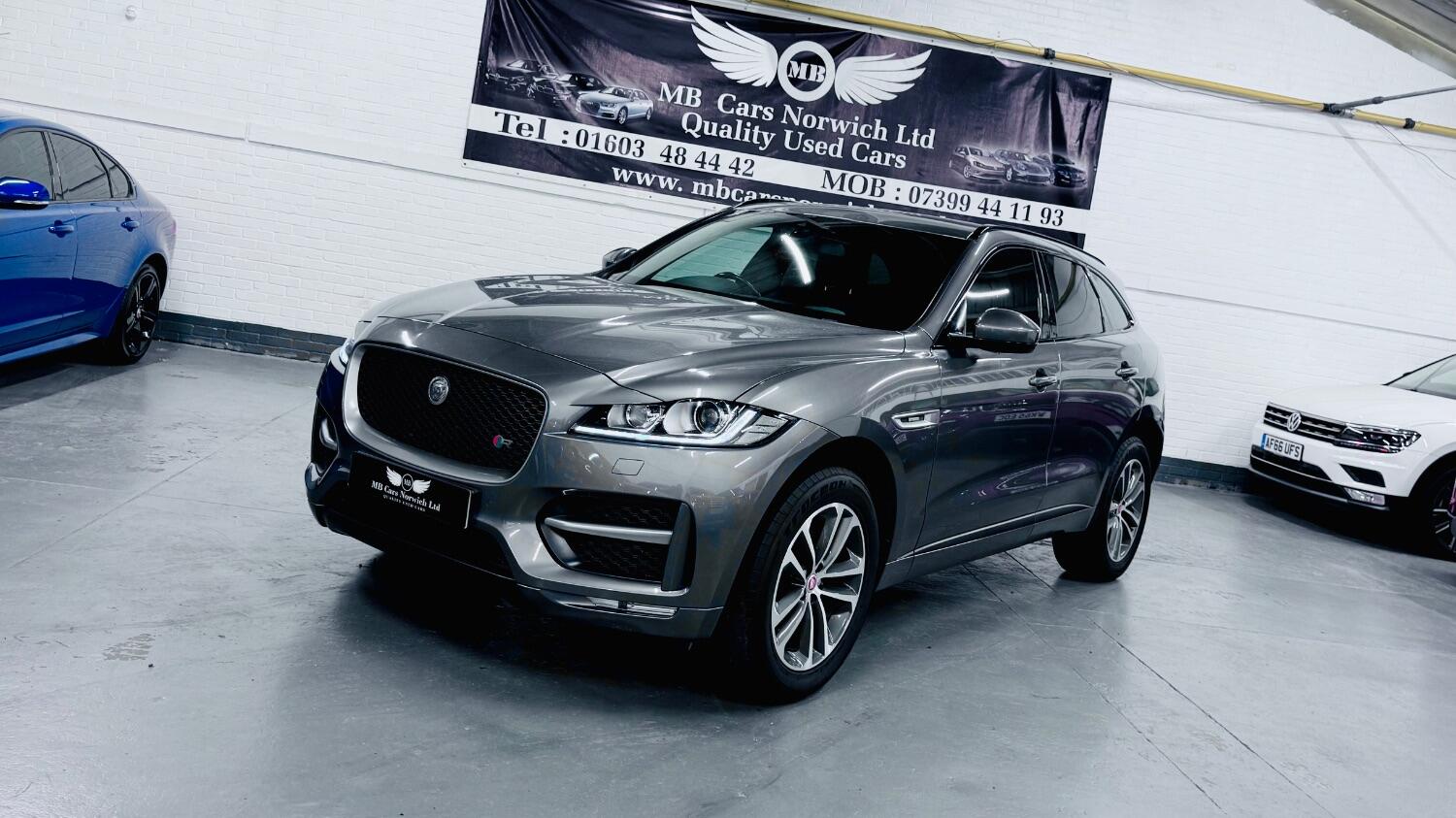 Jaguar F Pace