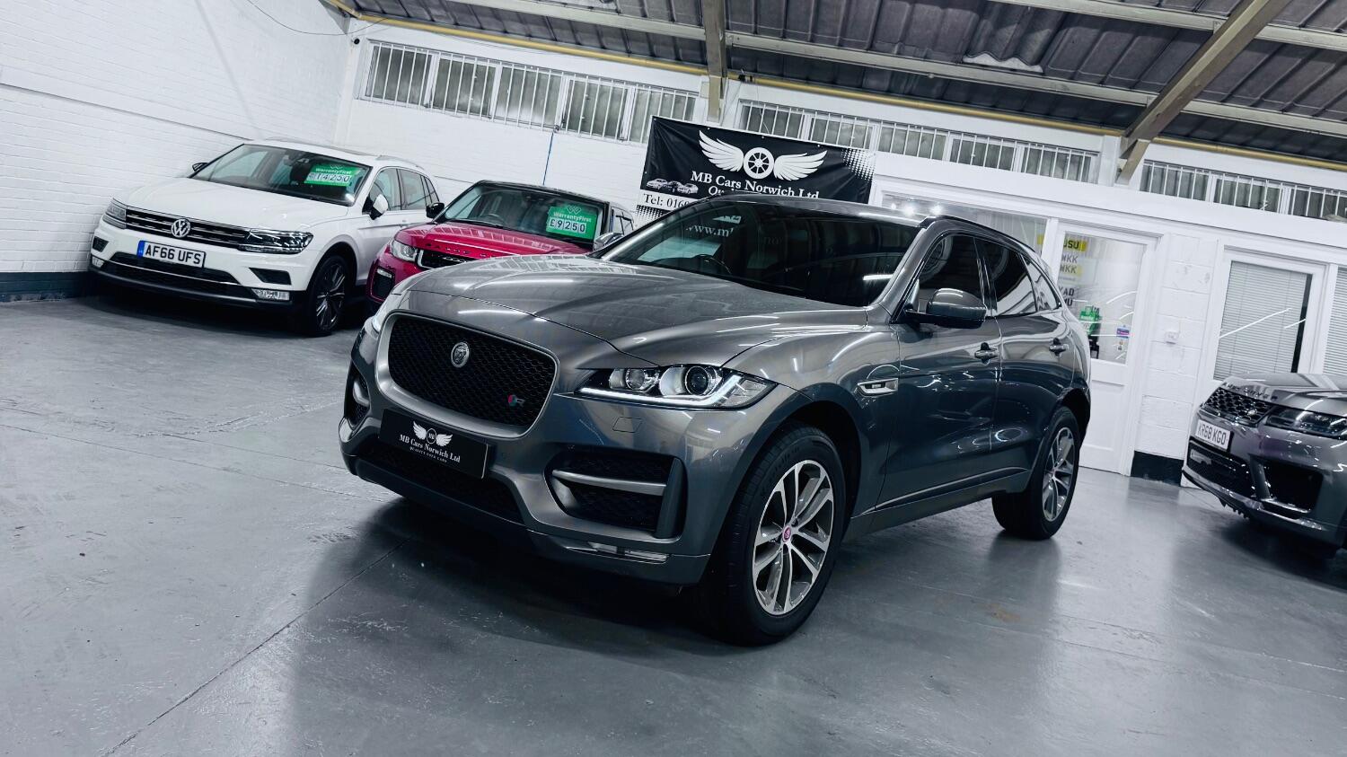 Jaguar F Pace