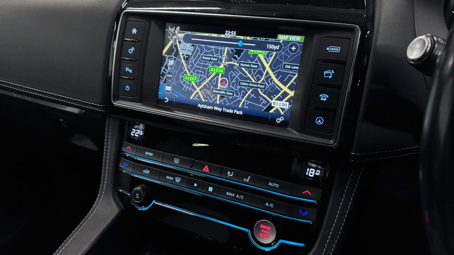 Jaguar F Pace