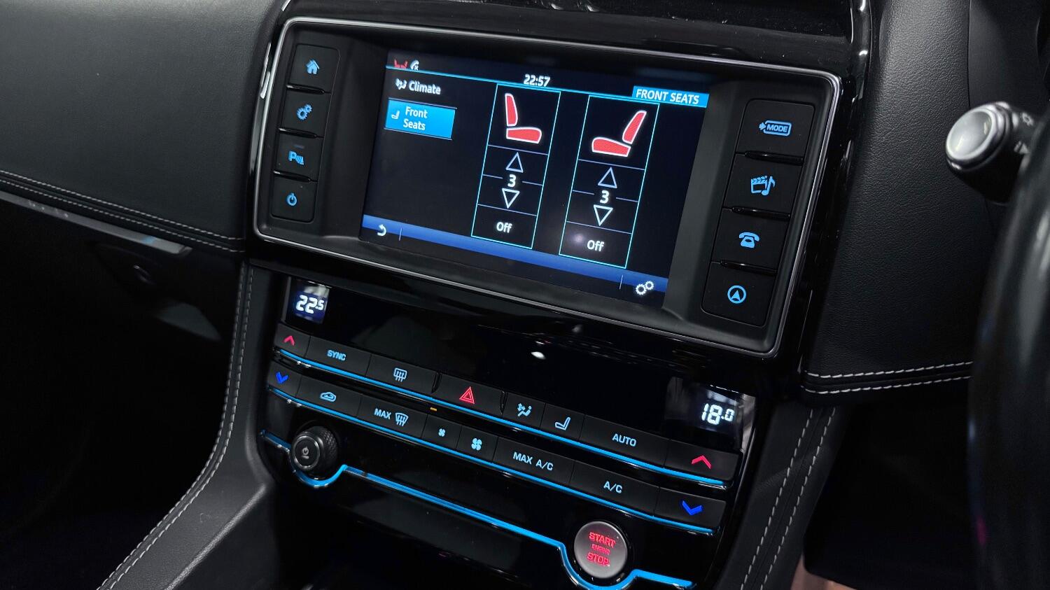Jaguar F Pace