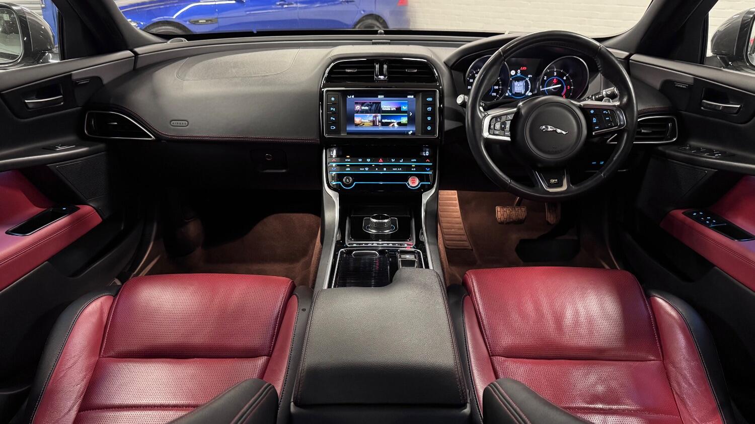 Jaguar XE