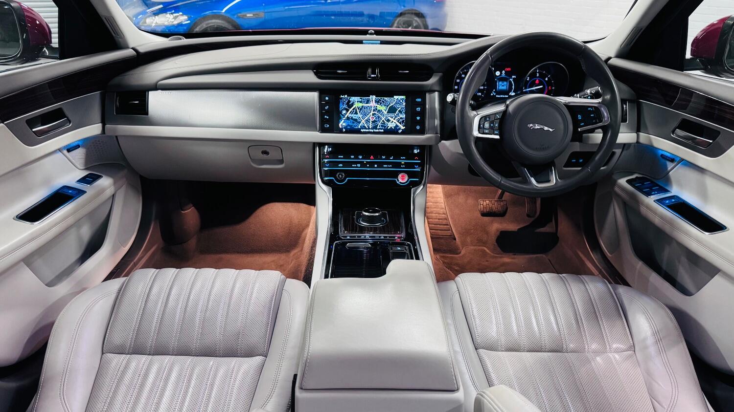Jaguar XF