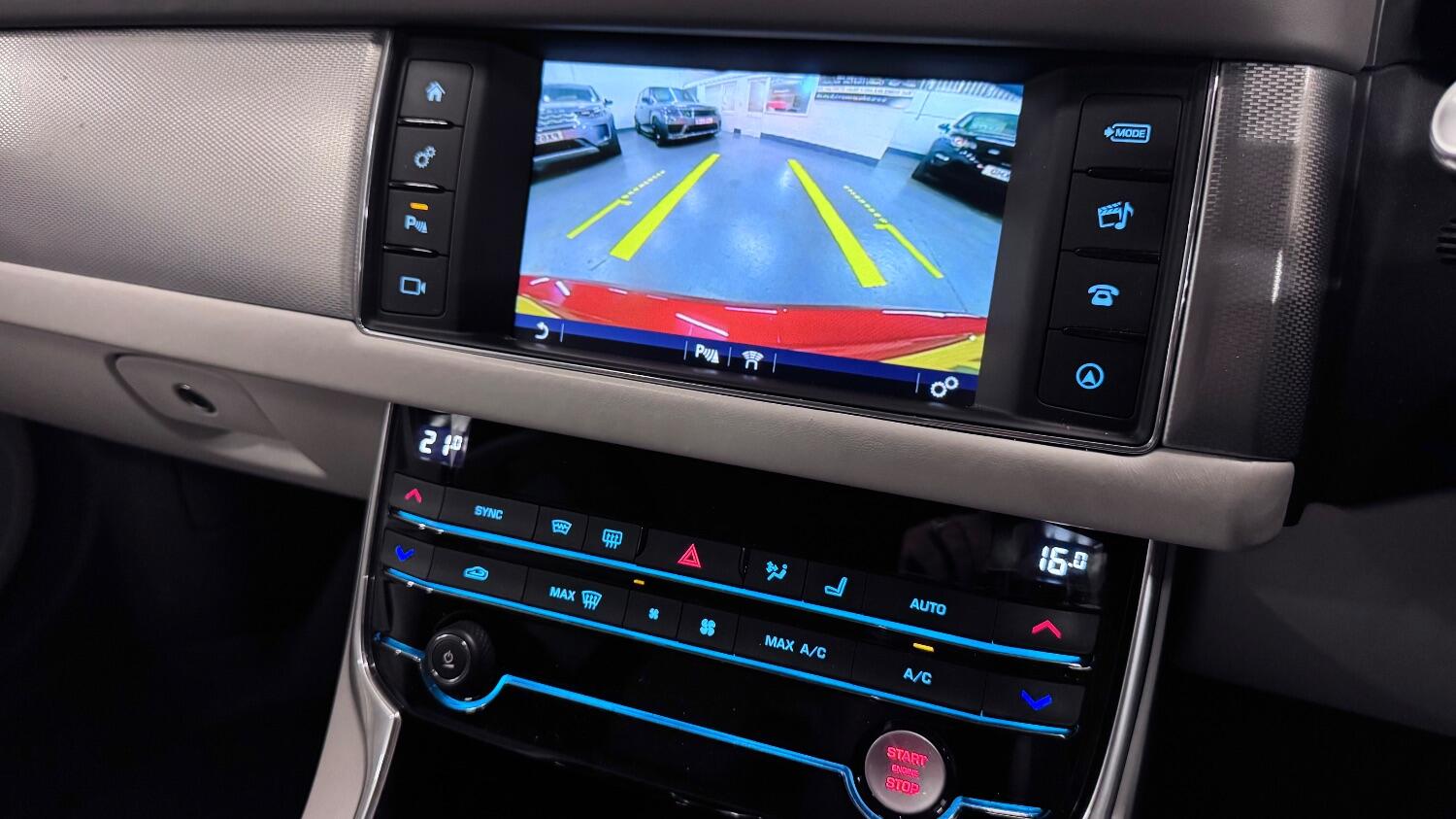 Jaguar XF