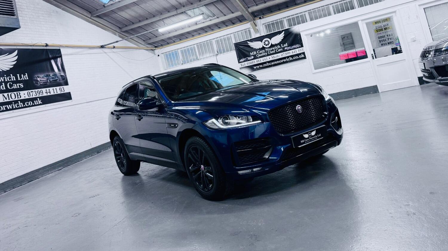 Jaguar F Pace