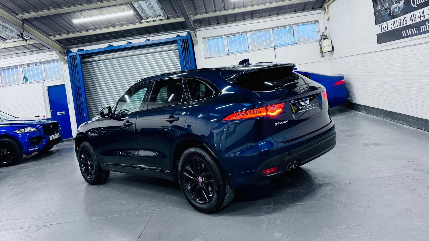 Jaguar F Pace