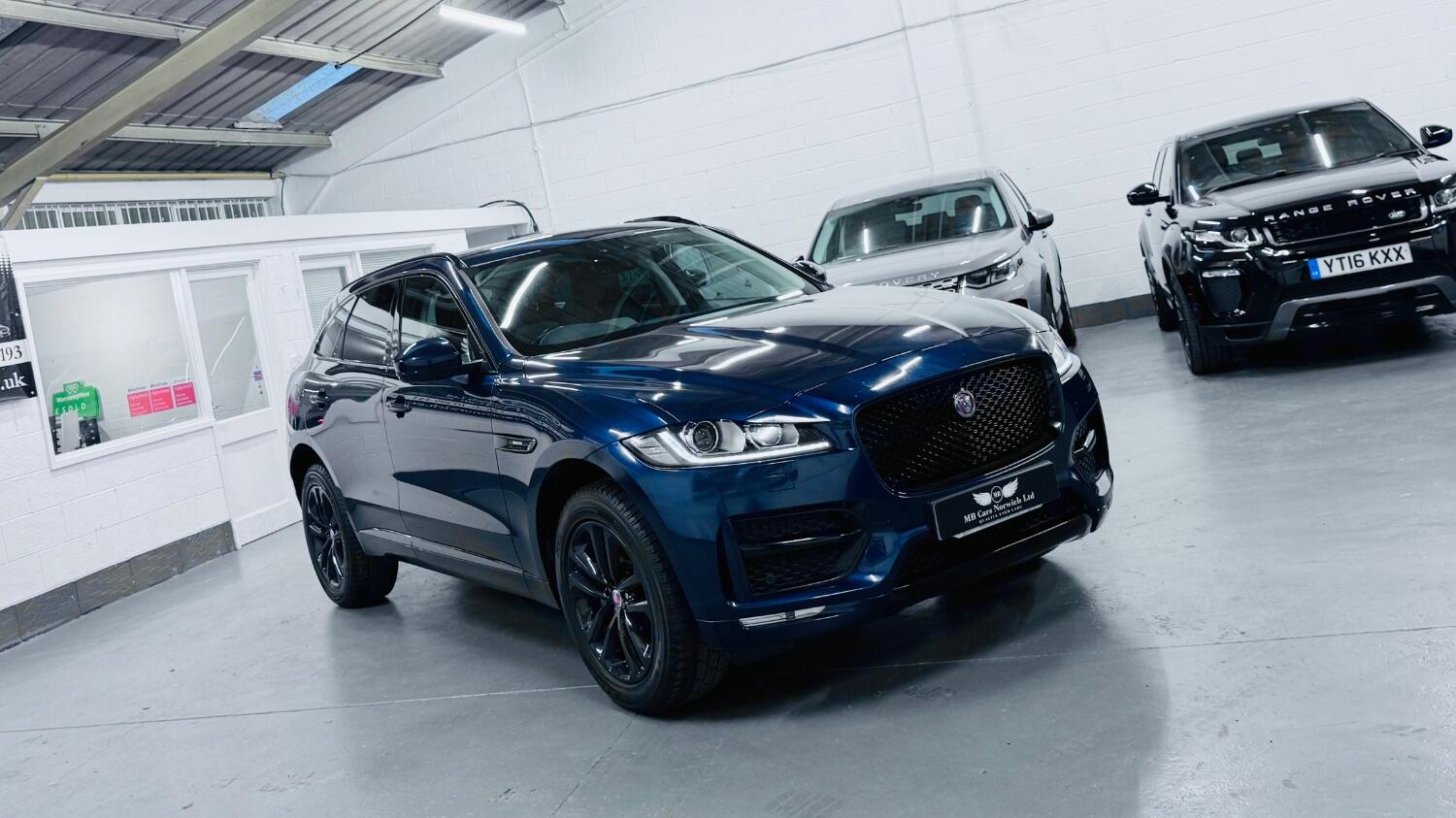 Jaguar F Pace