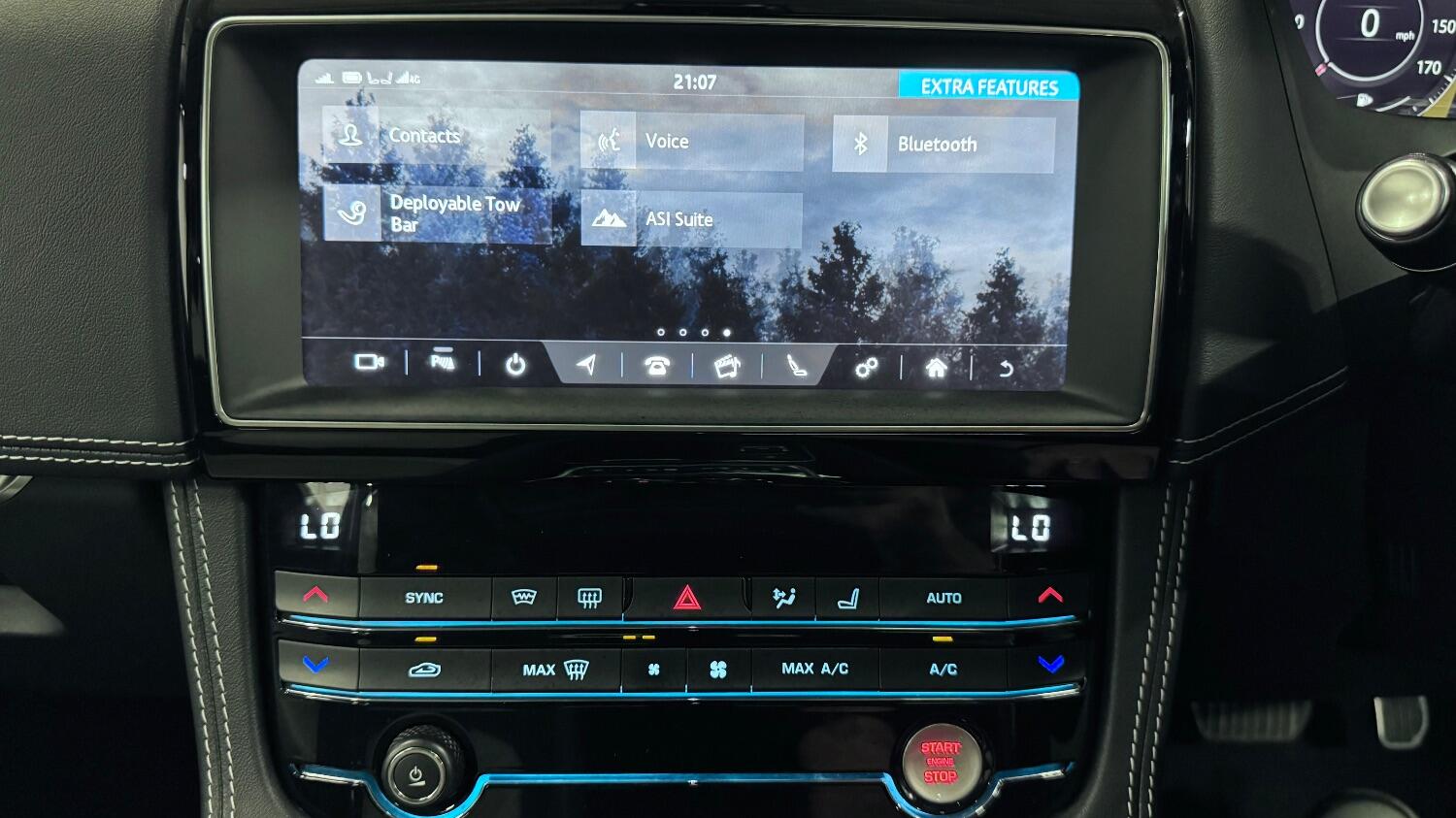Jaguar F Pace
