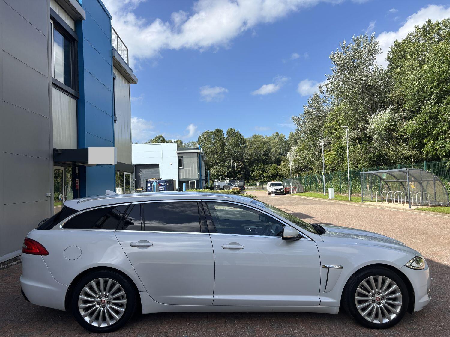 Jaguar XF