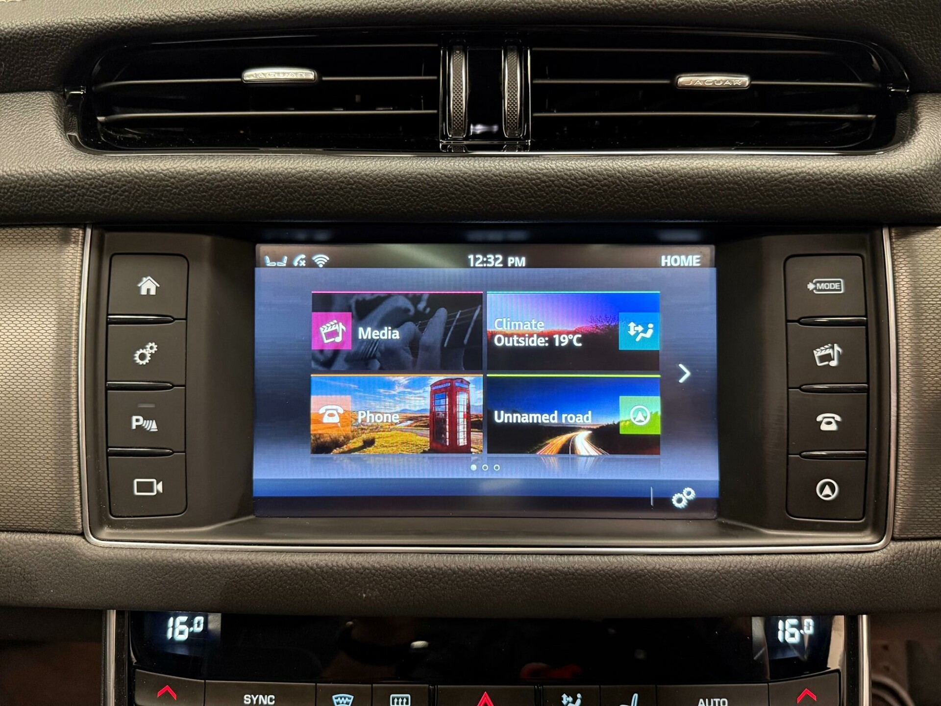 Jaguar XF