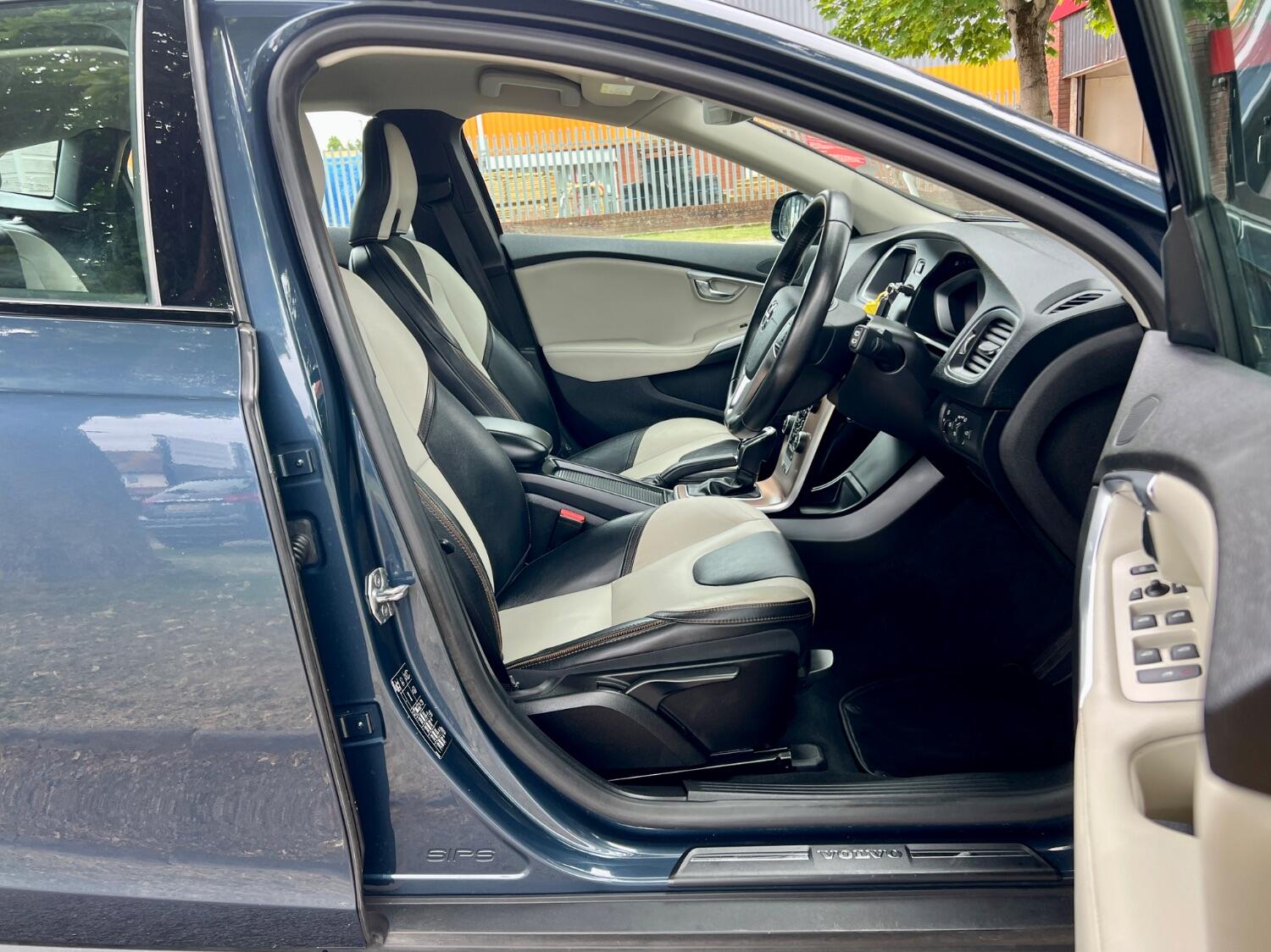 Volvo V40