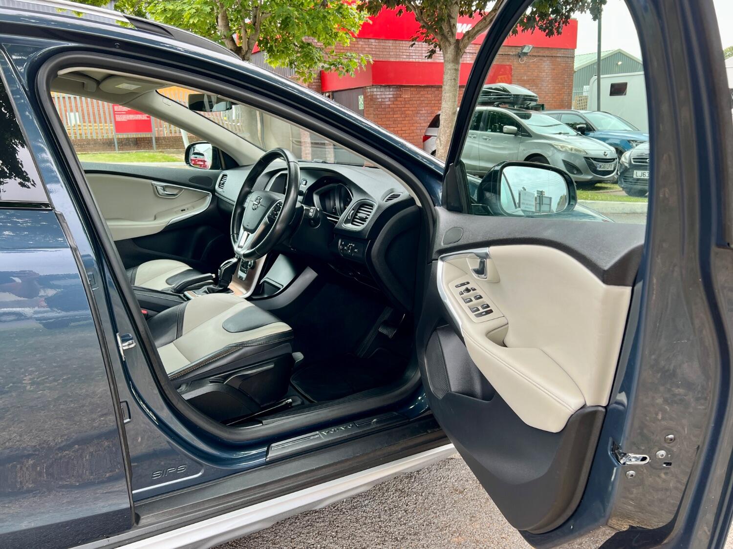 Volvo V40